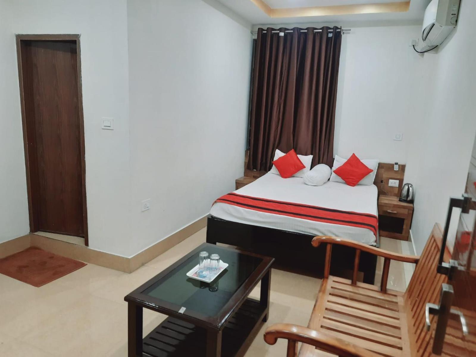 Hotel Knight Inn Airport Guwahati Exteriör bild